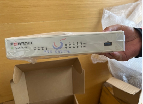 Fortinet FG-30E pare-feu câblé 900 000 sessions simultanées pour une sécurité robuste