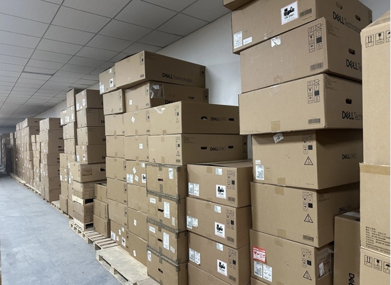 Prêt à expédier Dell PowerEdge R760 2U Rack Server avec 2,1 GHz processeur fréquence principale