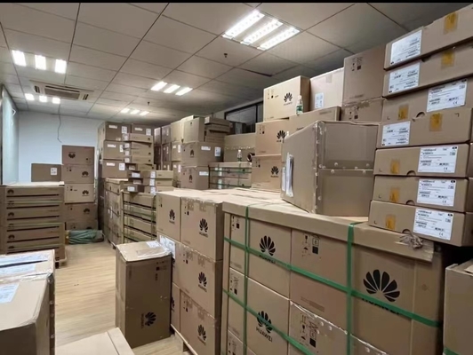 Commutateur réseau Huawei S5731-S24T4X avec ports 24*10/100/1000BASE-T et ports SFP 4*10GE