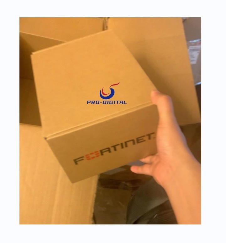 Fortinet FG-30E pare-feu câblé 900 000 sessions simultanées pour une sécurité robuste